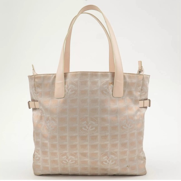 CHANEL Handbags - Chanel Tote bag travel line GM Pink White Tote Bag 💝